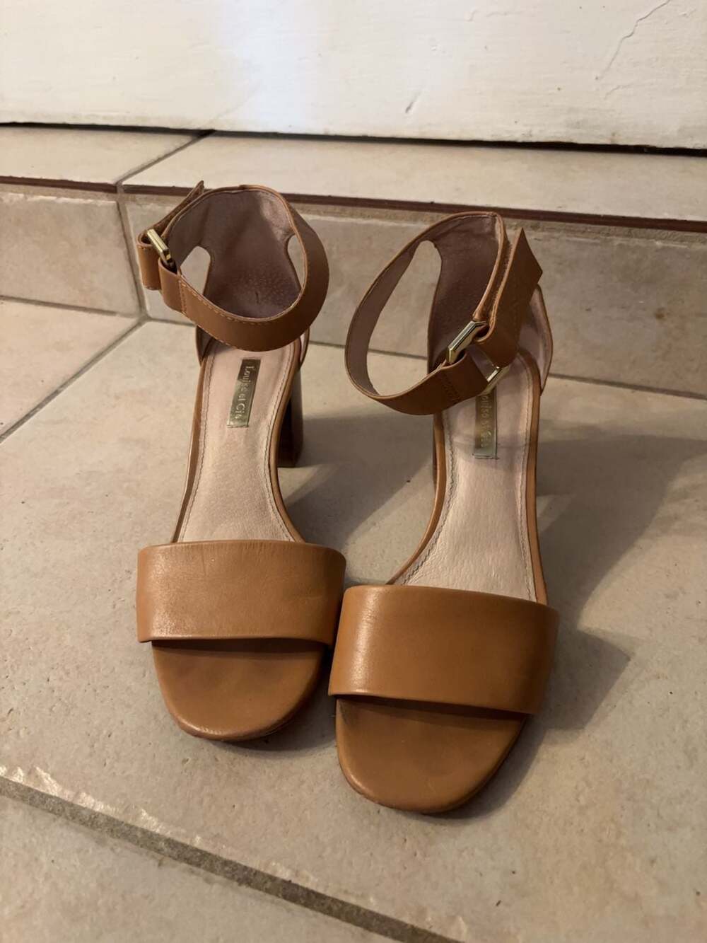 Louise et Cie Tan Leather Ankle Strap Block Heel Sandals Size 7M